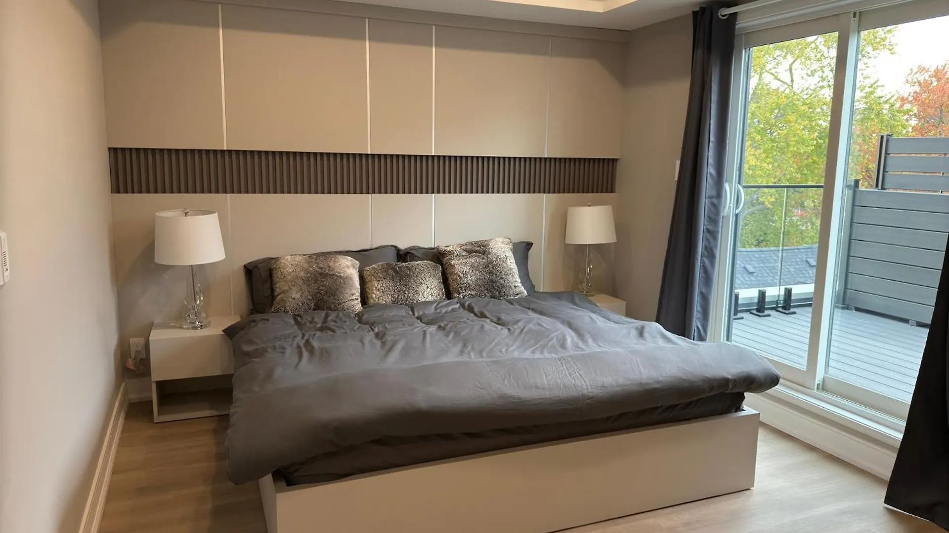 דירה טורונטו 890Suites